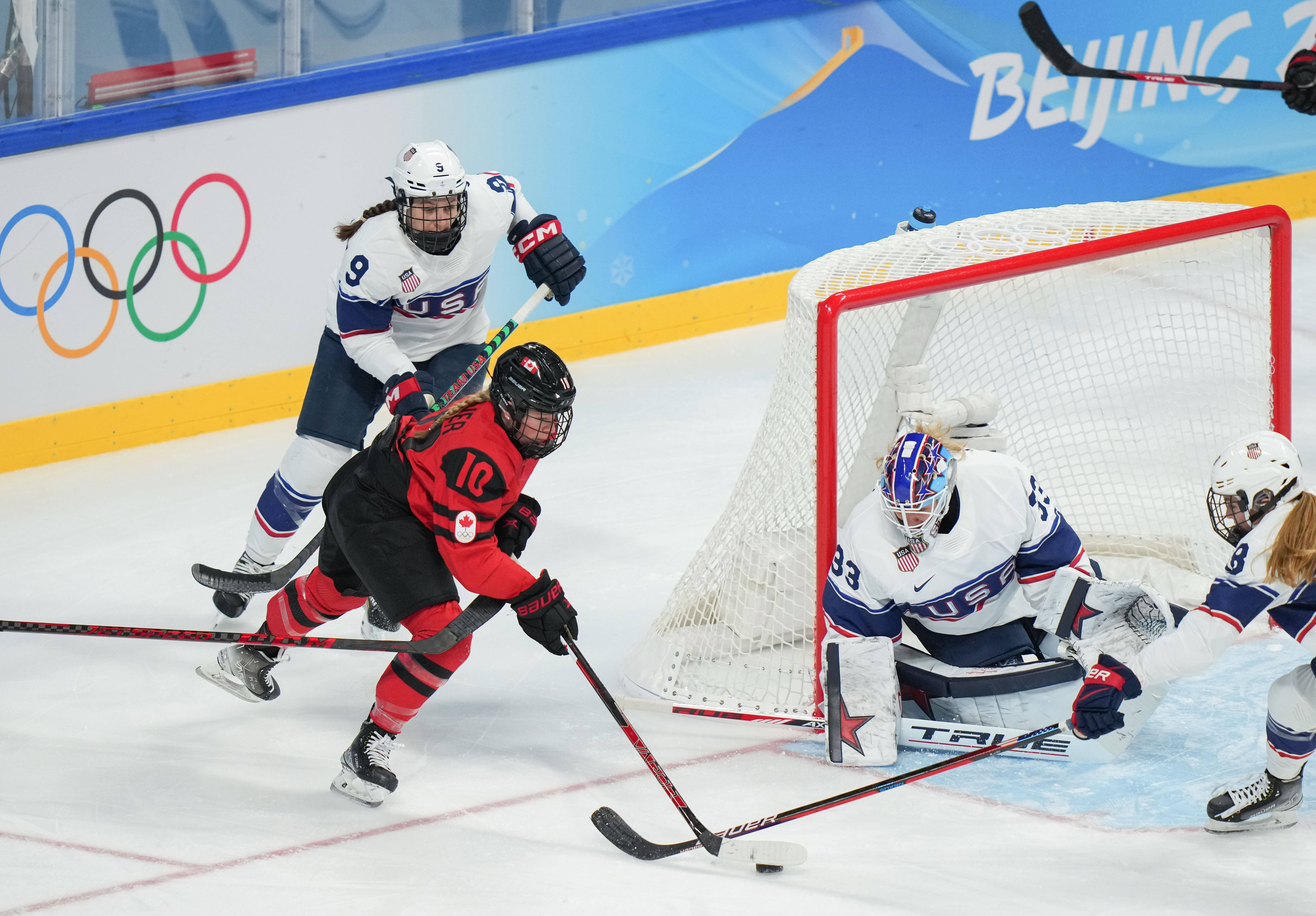 冰球赛事精彩瞬间盘点，年度回顾震撼登场的简单介绍