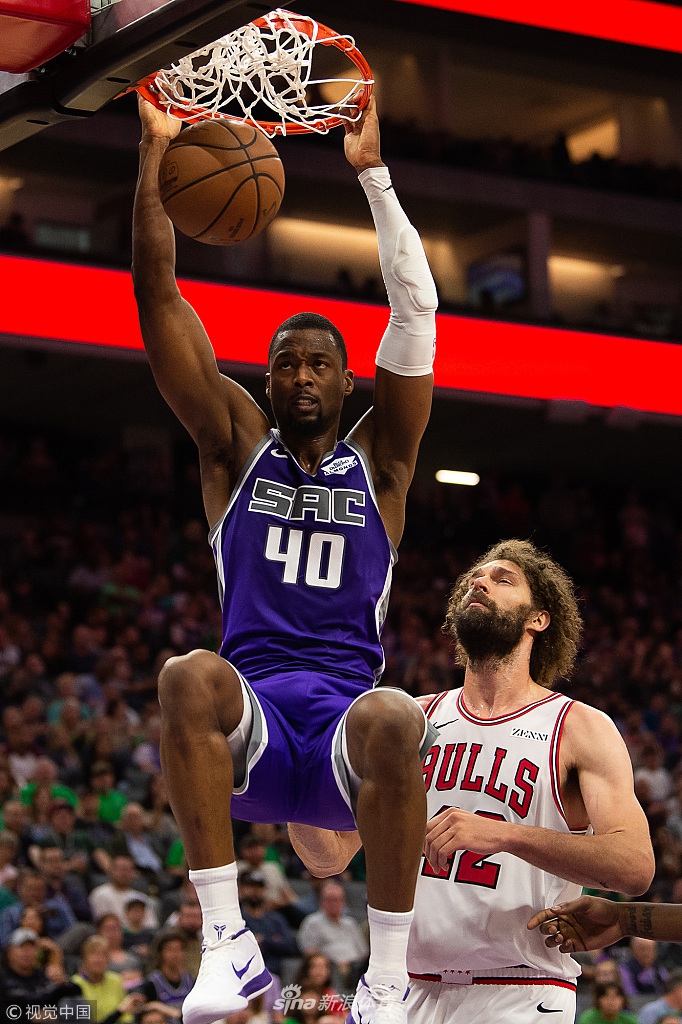 国王横扫公牛,陶汉林统治全场 国王横扫公牛,陶汉林统治全场