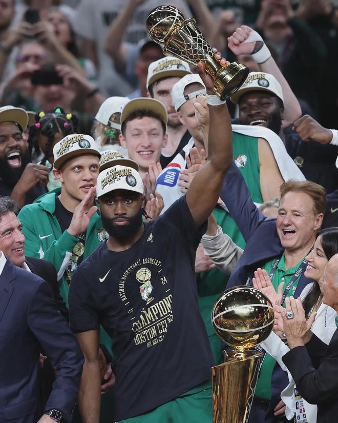 勇士鏖战凯尔特人，德罗赞点燃赛场