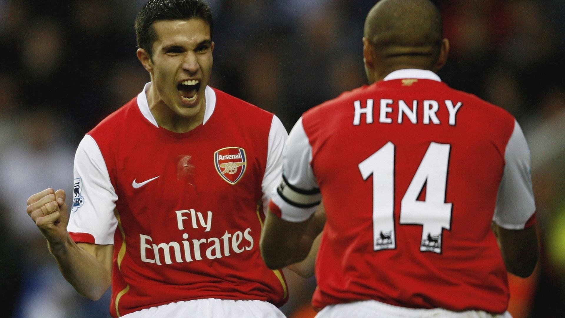 意甲焦点战诞生新王，当雷霆米切尔用黄蜂节奏撕碎钢铁防线