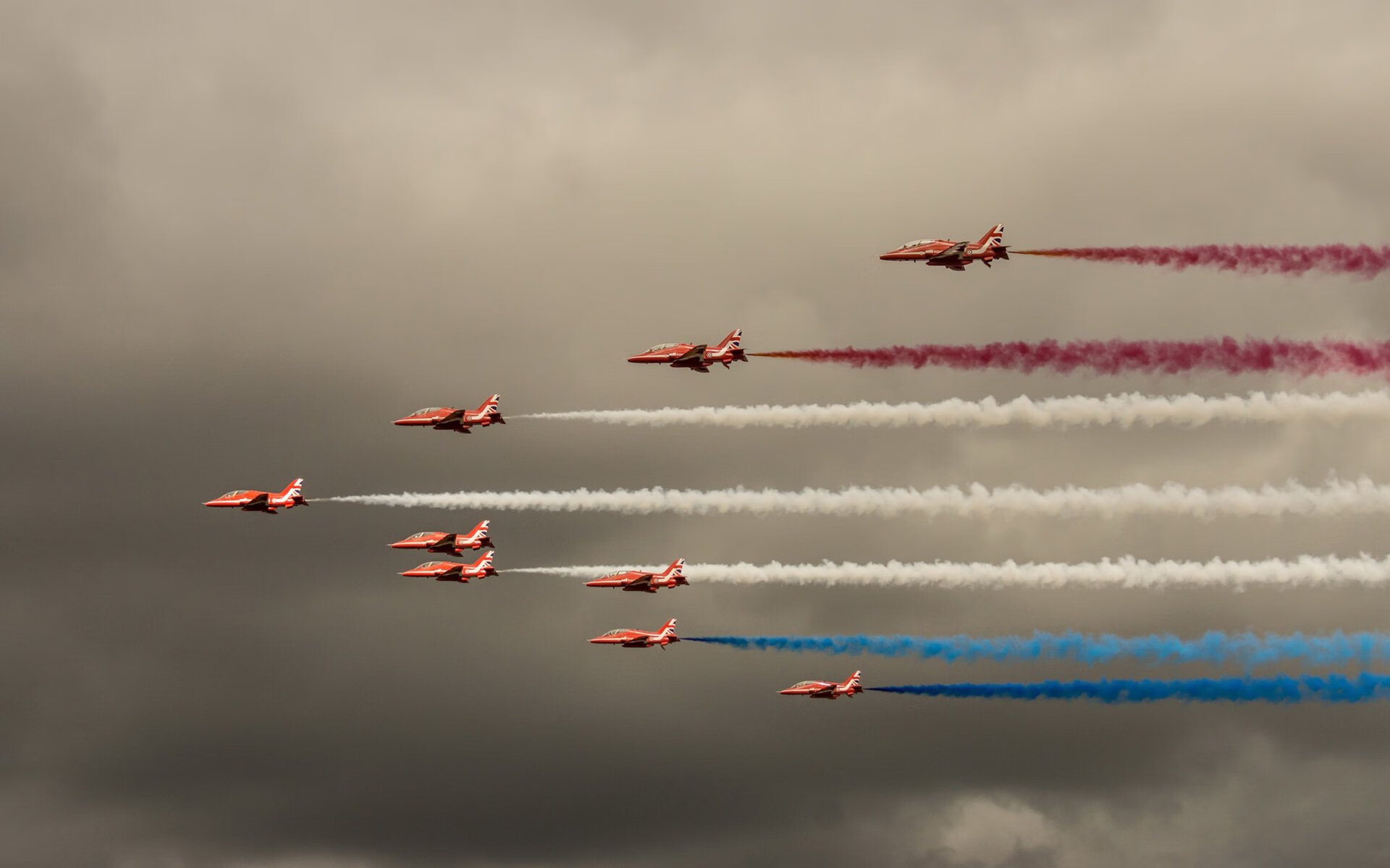 跨界逆转之夜，篮网翻盘新疆，莫兰特F1赛道封王